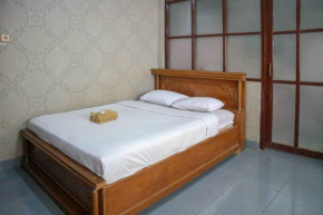 RedDoorz near Tugu Yogyakarta 2
